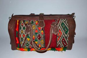 sac à main cuir et tapis artisanal