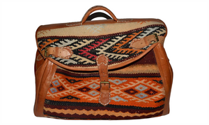 grand sac du cuir et tapis artisanal