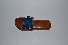 Load image into Gallery viewer, sandales artisanales cuir femme bleue